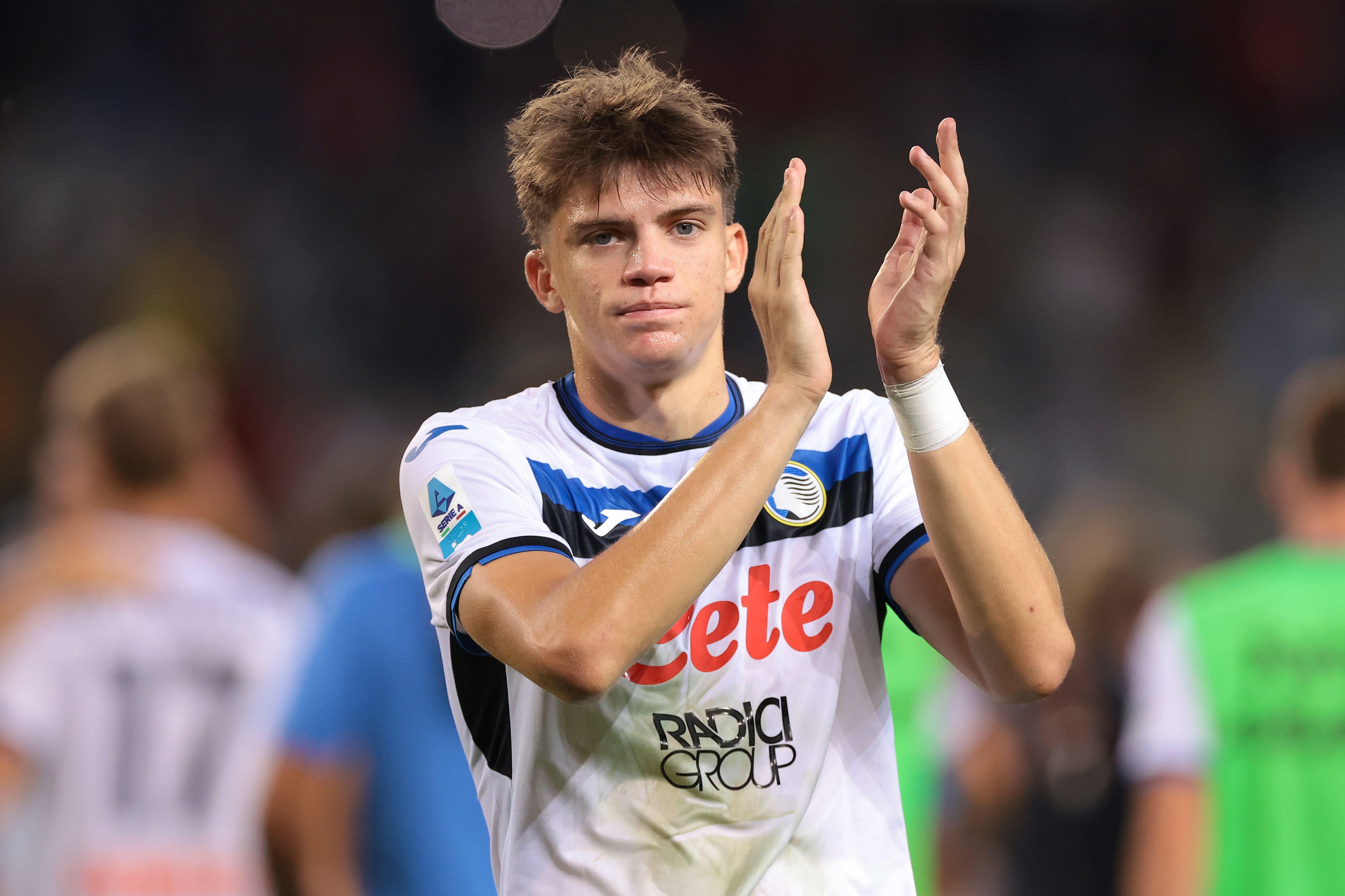 乐鱼体育-意媒：国米、尤文等队均有意帕莱斯特拉，球员身价据称达5000万欧